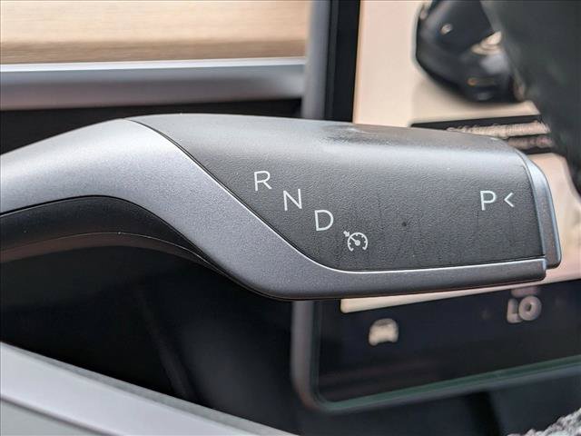 Used 2024 Tesla Model Y Long Range AWD/4WD image 12
