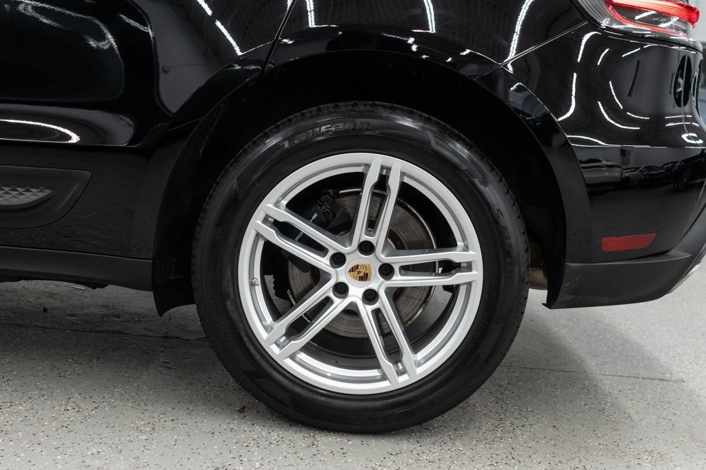 Used 2024 Porsche Macan AWD/4WD image 34