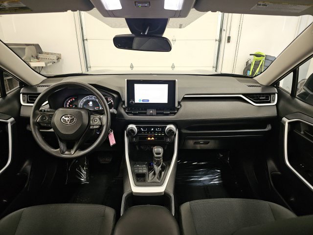 Certified 2025 Toyota RAV4 LE AWD/4WD image 31