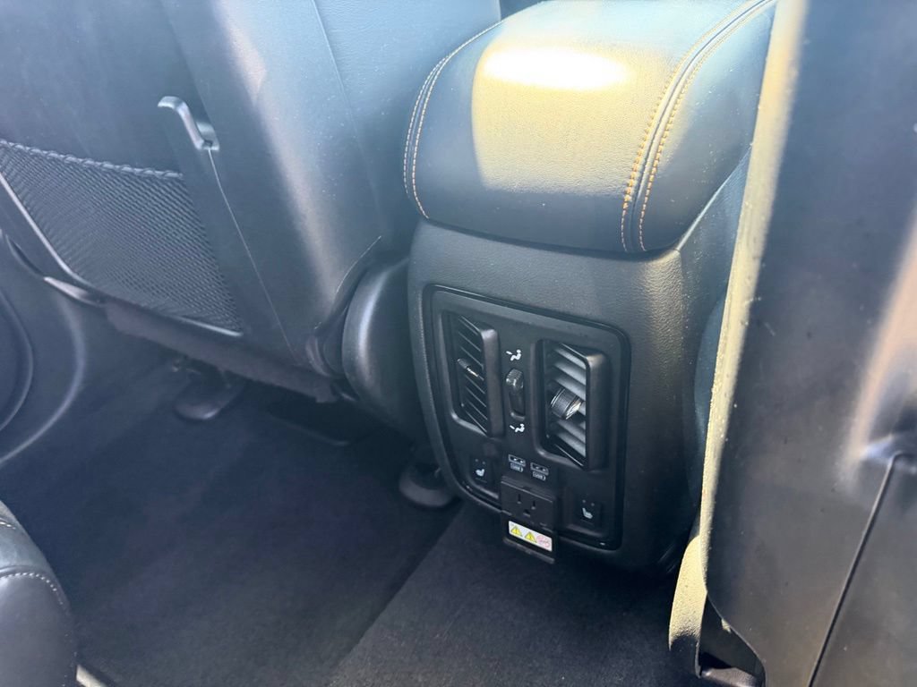 Used 2025 Dodge Durango R/T AWD/4WD image 39