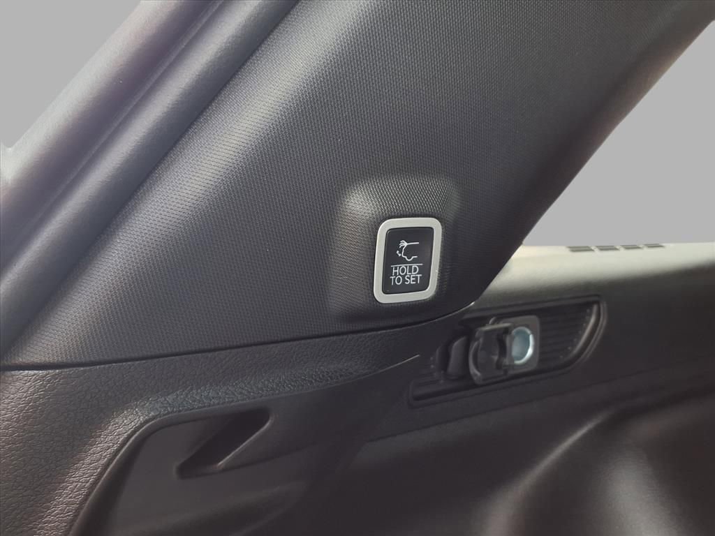 New 2025 Jeep Grand Cherokee Laredo w/ Luxury Tech Group I AWD/4WD image 26