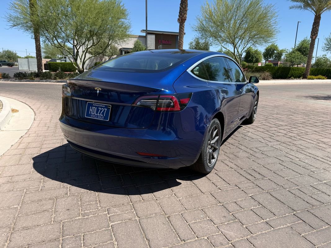 Used 2018 Tesla Model 3 Mid Range RWD image 3