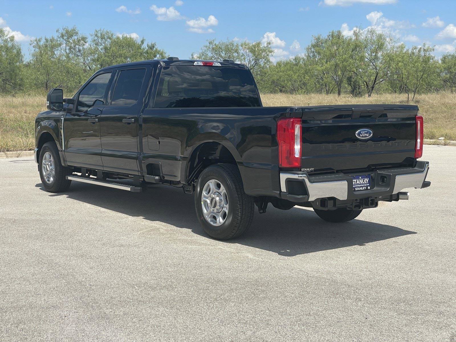 New 2026 Ford F350 XLT image 5