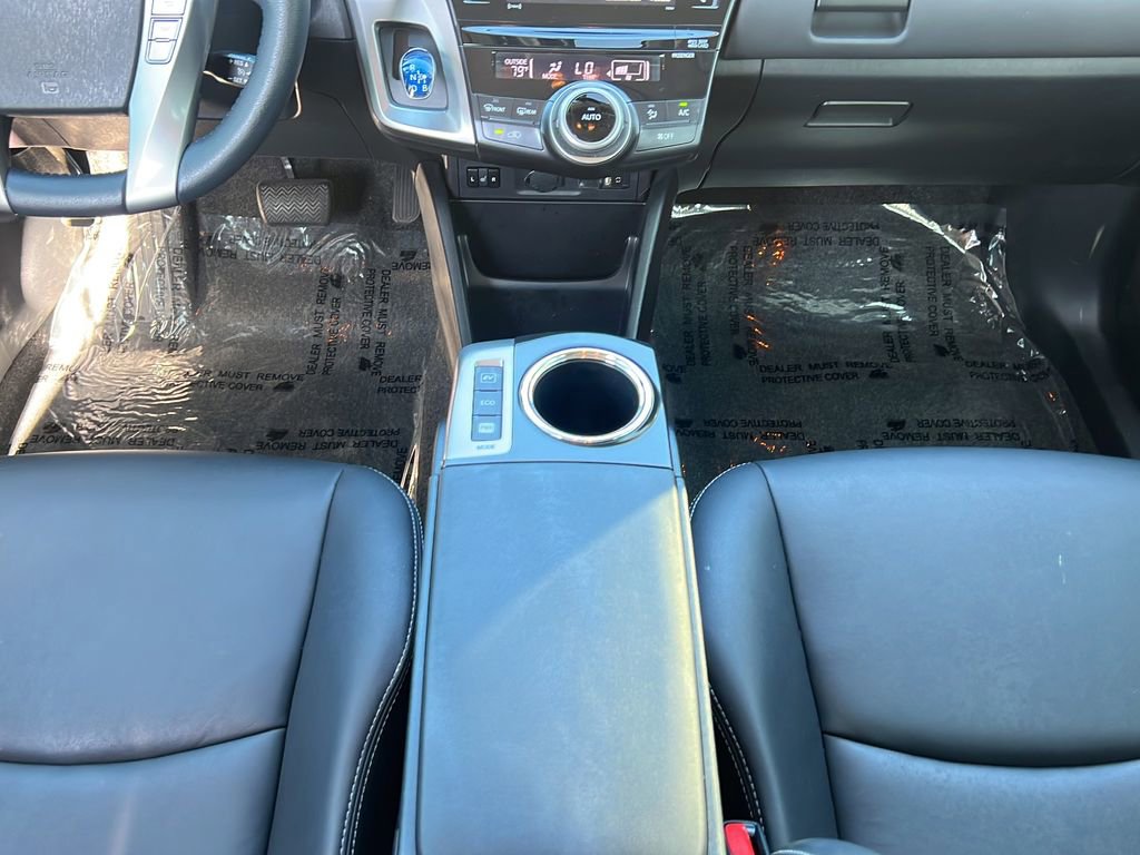 Used 2017 Toyota Prius V Four FWD image 15
