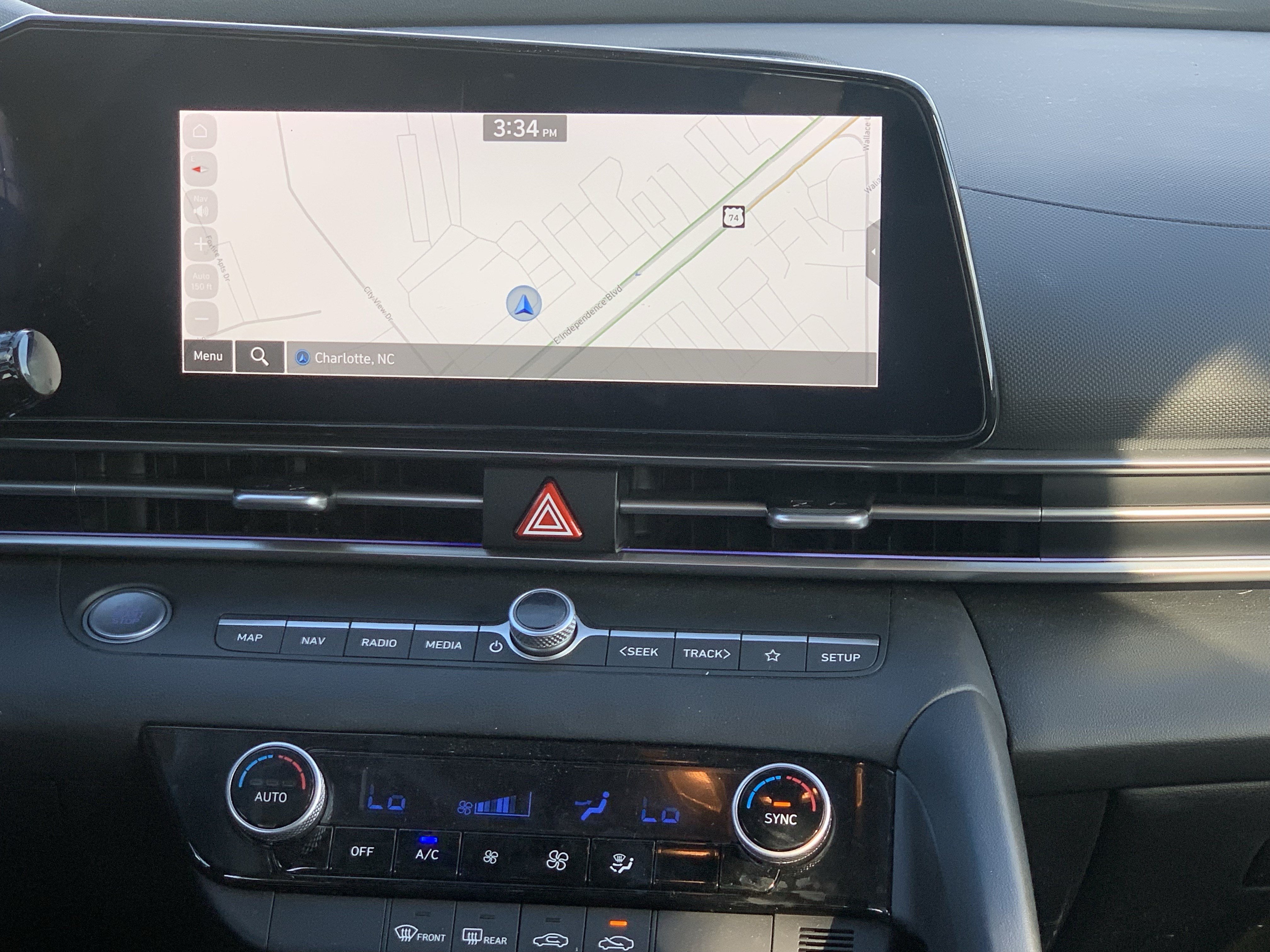 Used 2024 Hyundai Elantra SEL FWD image 29