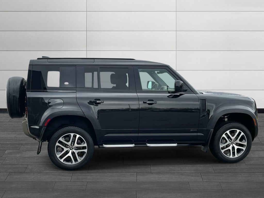 Used 2021 Land Rover Defender 110 X-Dynamic HSE image 6