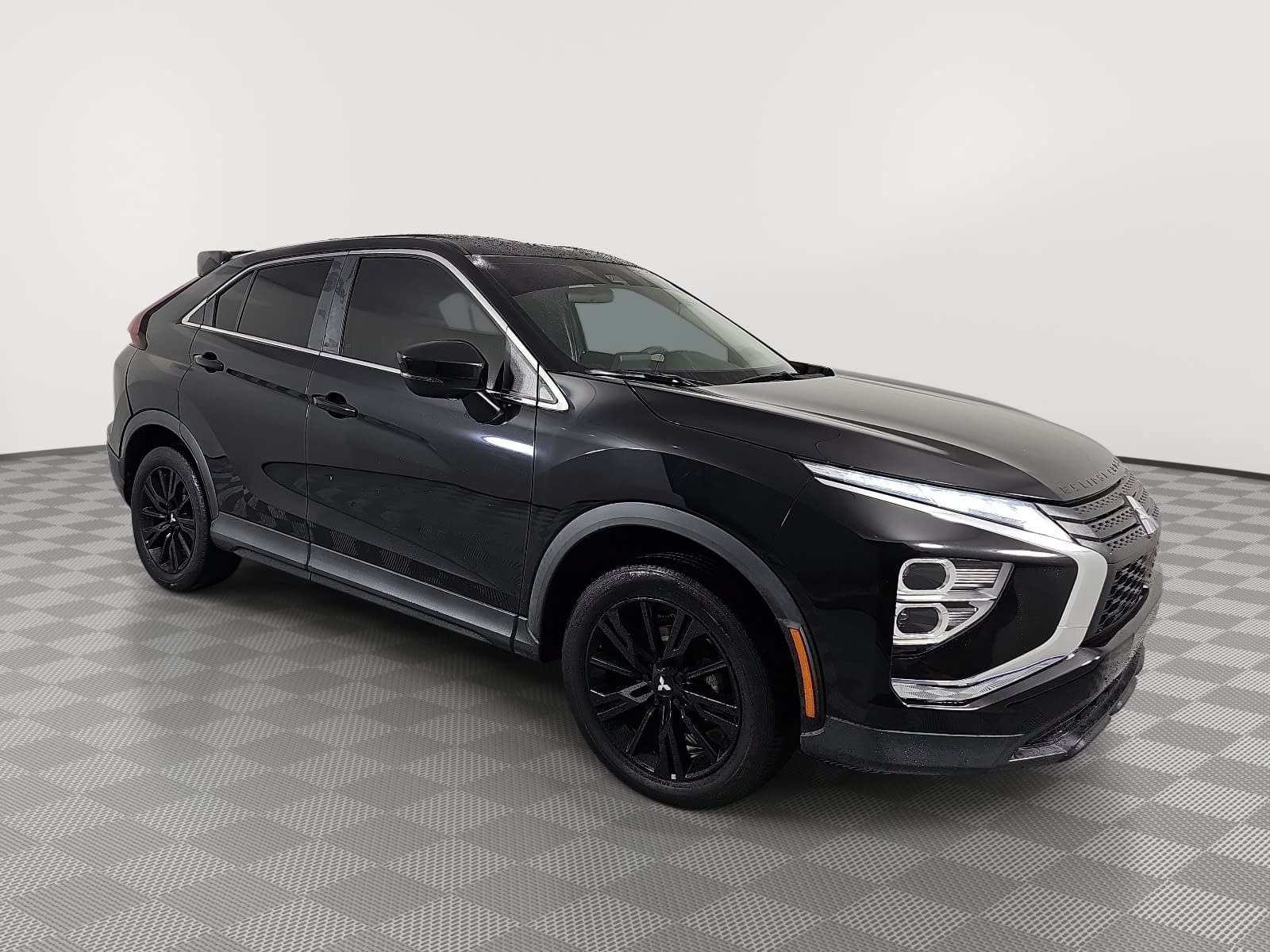 Used 2023 Mitsubishi Eclipse Cross LE AWD/4WD image 2