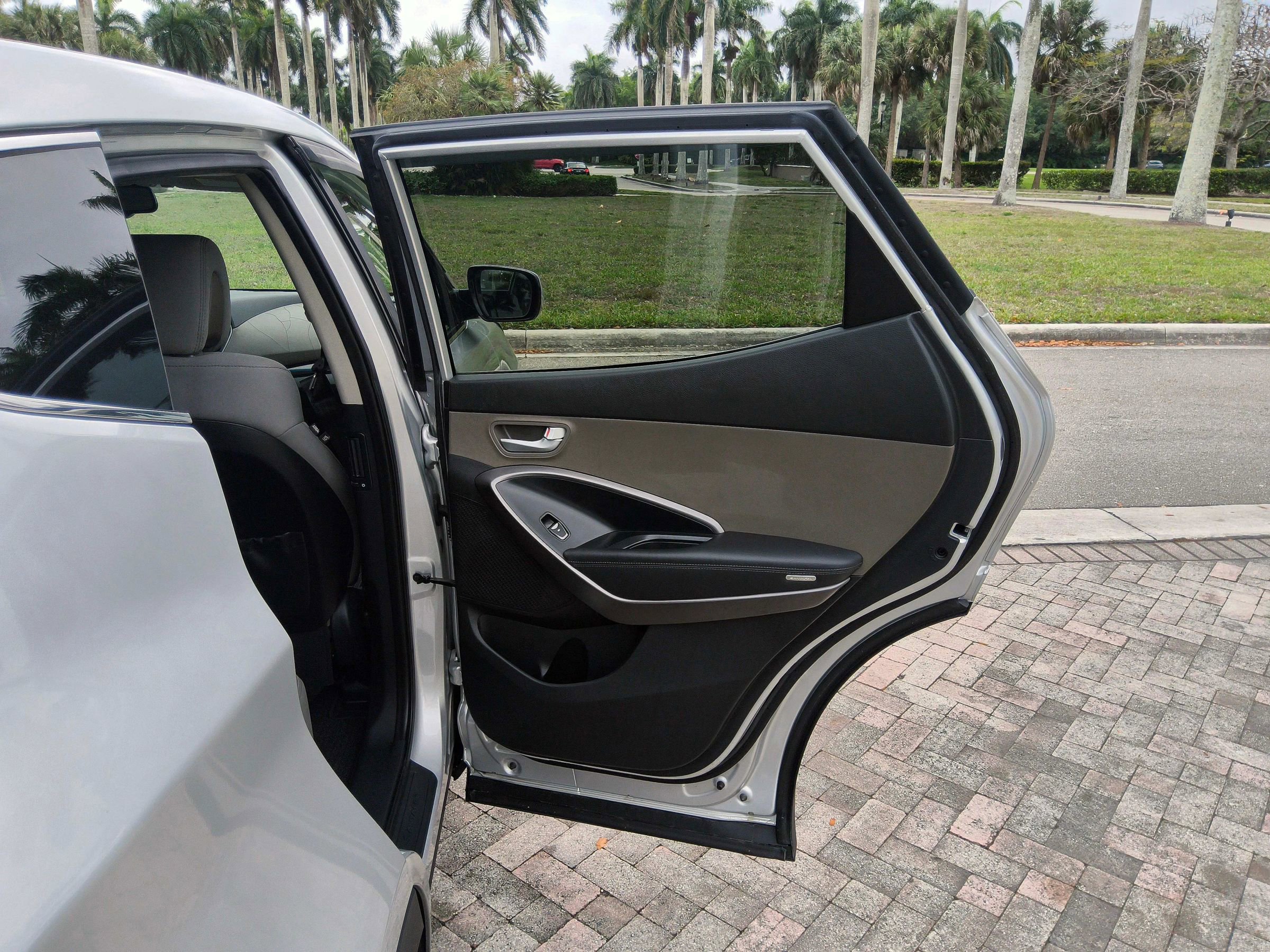 Used 2013 Hyundai Santa Fe Sport FWD image 31