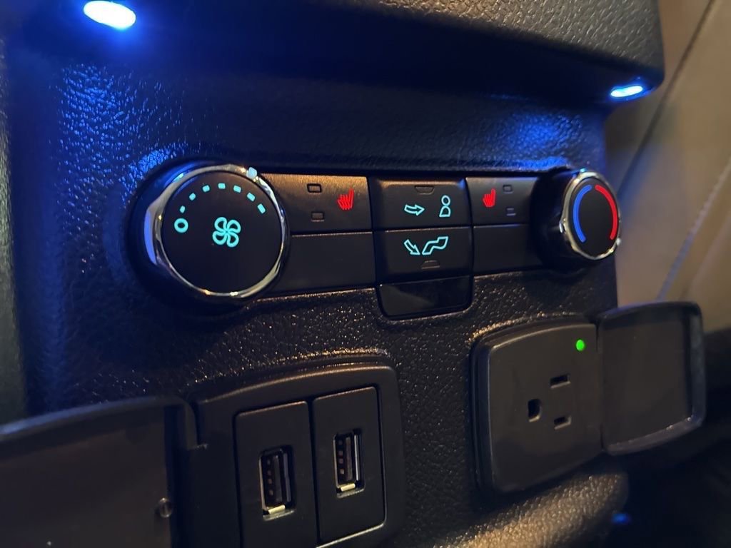 Used 2016 Ford Explorer Platinum image 35