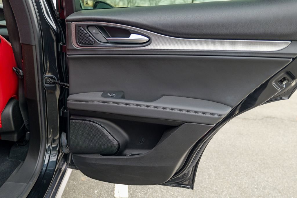 Used 2024 Alfa Romeo Stelvio Ti w/ Performance Driving Package image 30