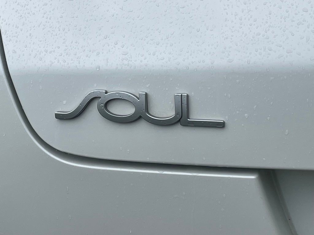 Certified 2022 Kia Soul LX FWD image 17