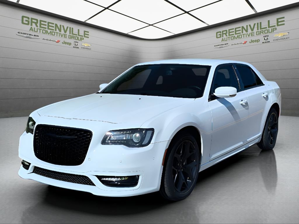 Used 2022 Chrysler 300 Touring L RWD image 1