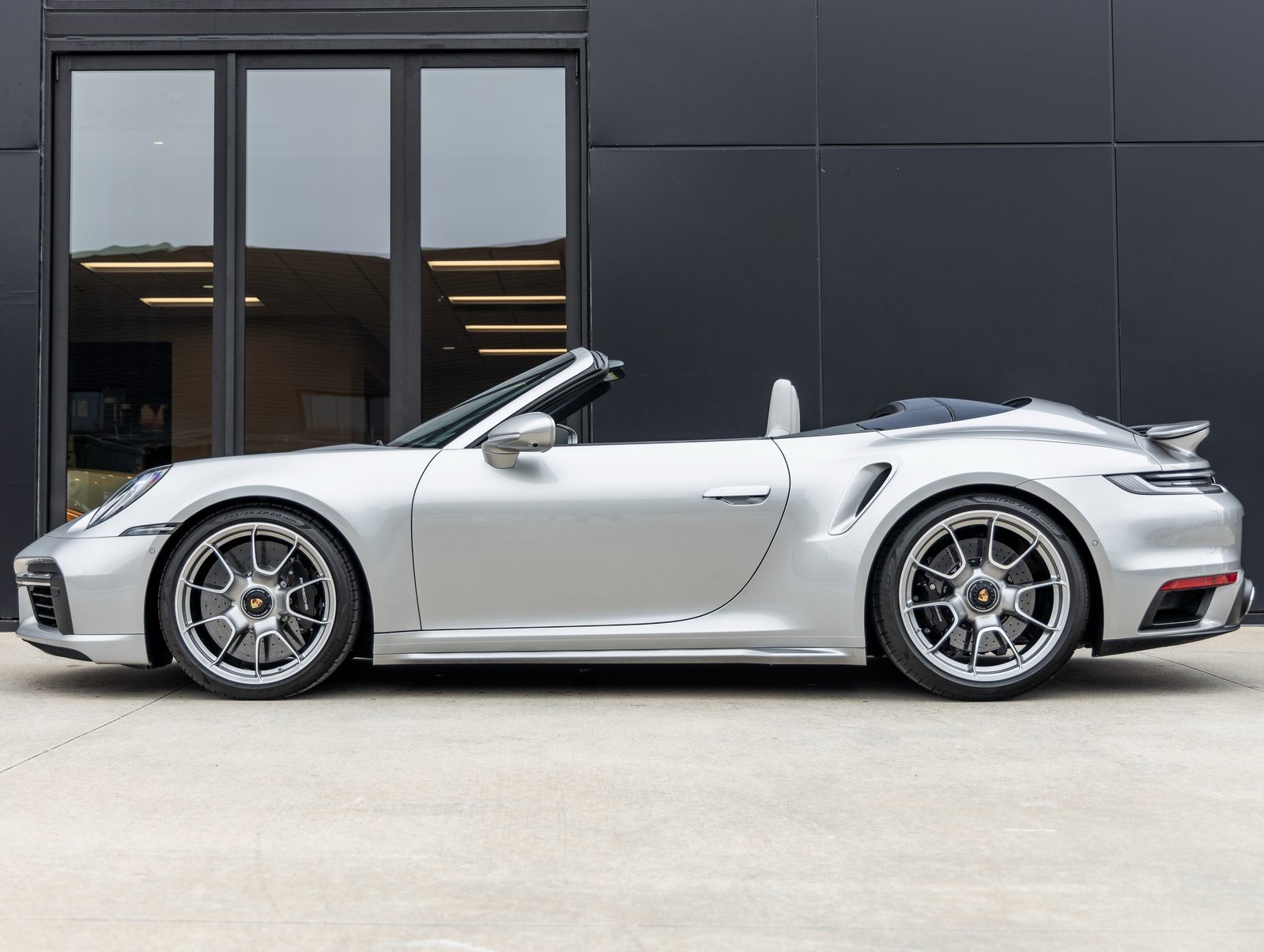 Used 2023 Porsche 911 Turbo S image 2