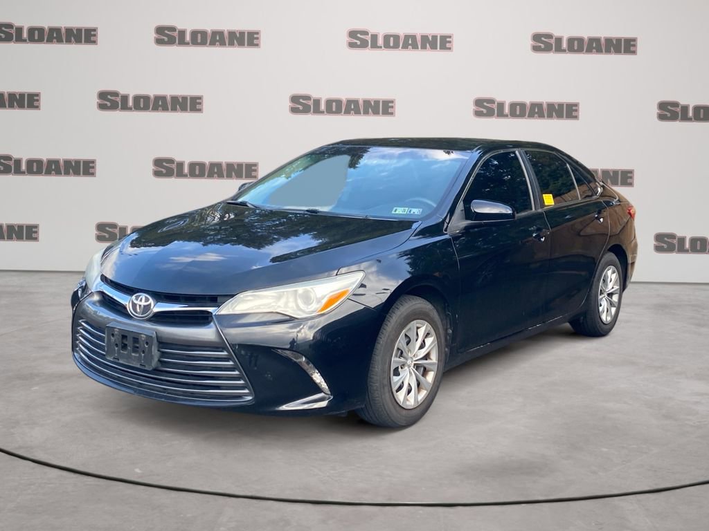 Used 2016 Toyota Camry LE image 1