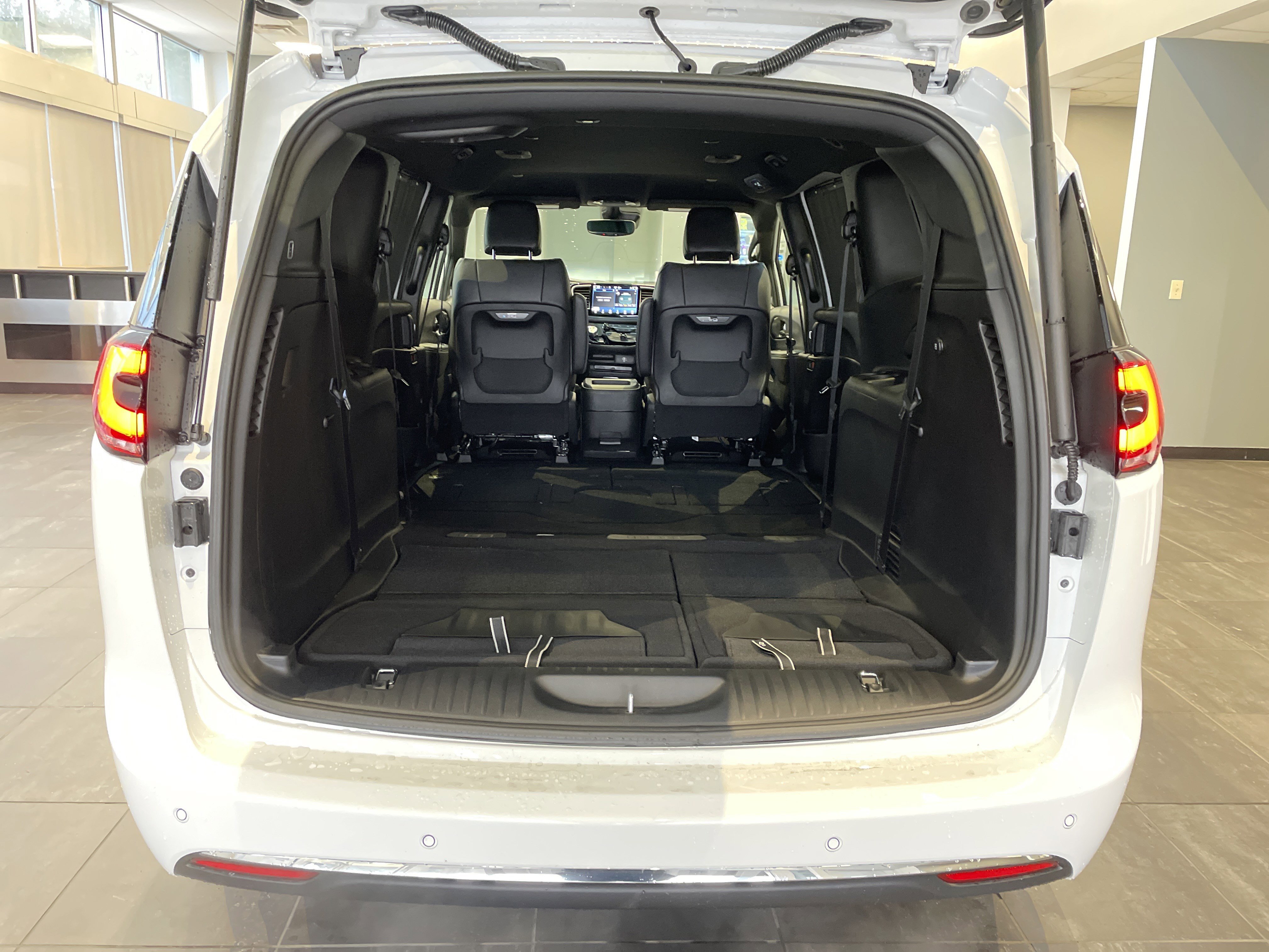 New 2026 Chrysler Pacifica Select image 36