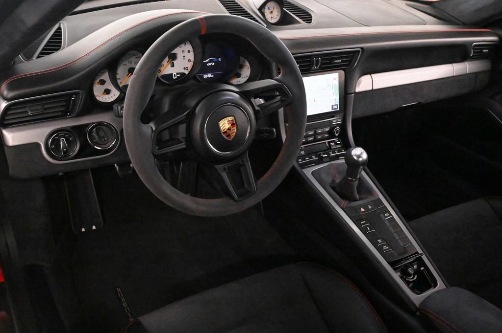 Certified 2018 Porsche 911 GT3 RWD image 4