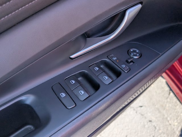 Certified 2025 Hyundai Elantra SEL FWD image 16