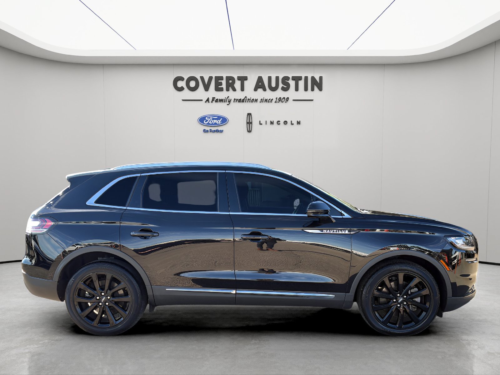 Used 2023 Lincoln Nautilus Reserve w/ Monochromatic Package AWD/4WD image 6