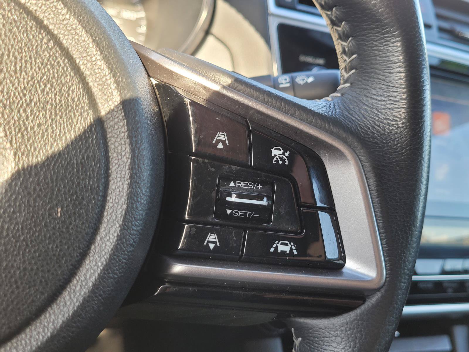 Used 2018 Subaru Outback 2.5i Limited AWD/4WD image 8
