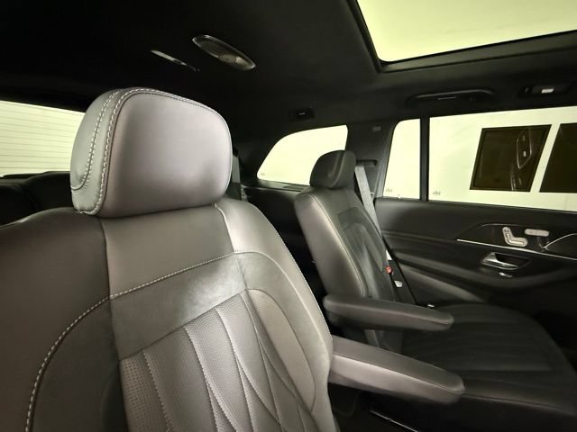 Used 2025 Mercedes-Benz GLS 63 AMG 4MATIC image 31