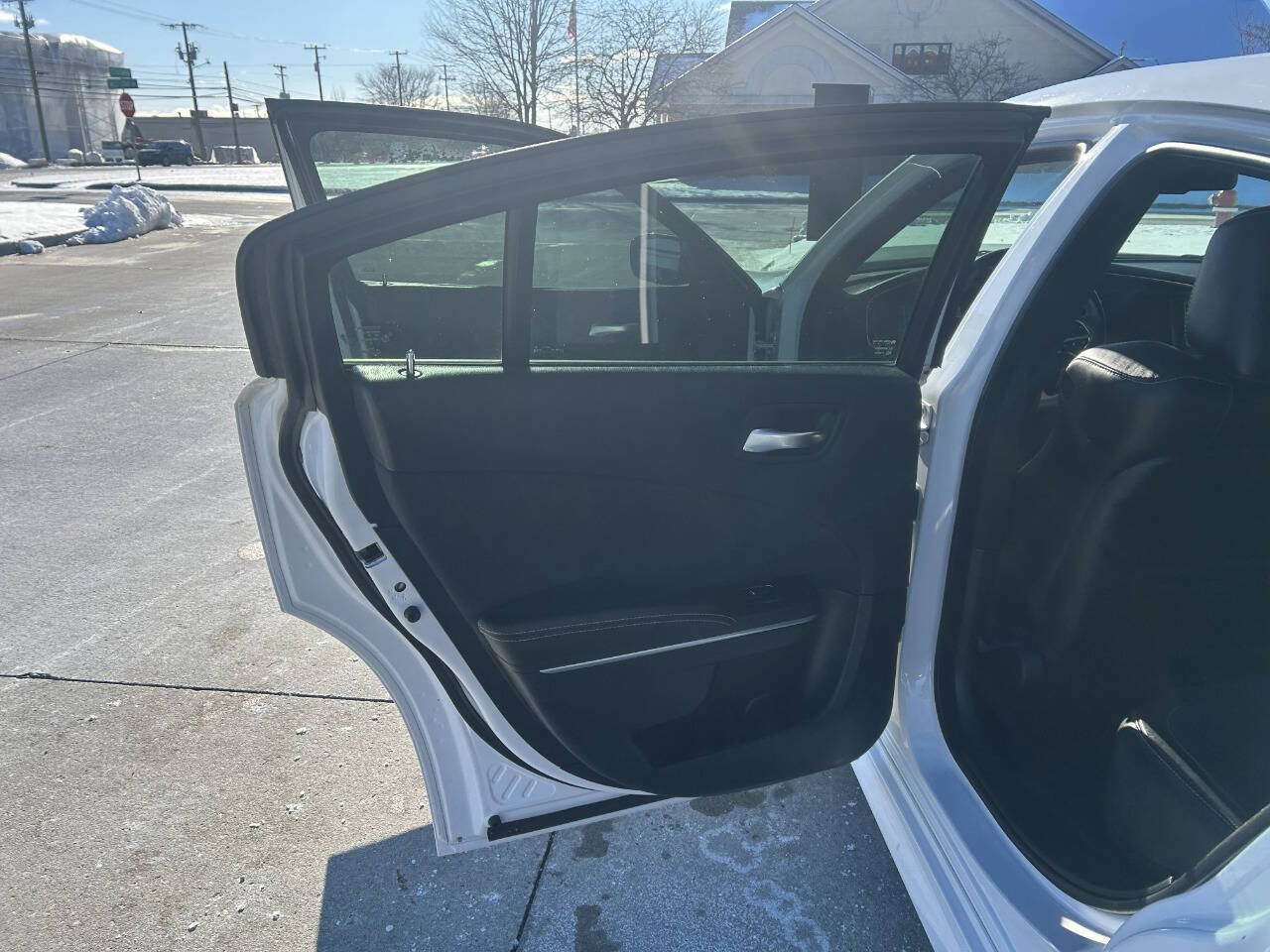 Used 2018 Dodge Charger SRT w/ Technology Group image 32