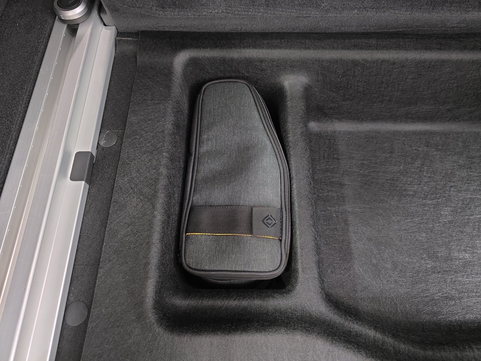 Used 2024 Rivian R1S Adventure AWD/4WD image 34