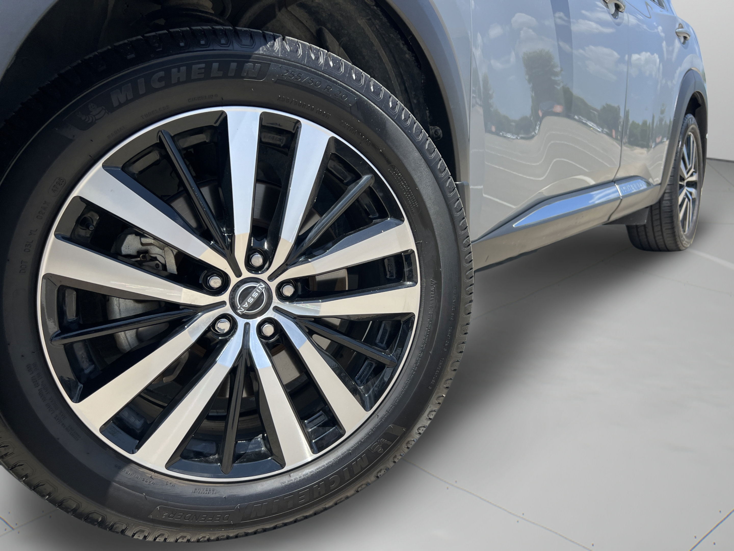 Used 2024 Nissan Pathfinder Platinum w/ Cargo Package FWD image 32
