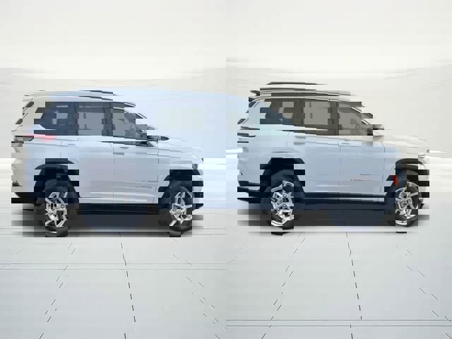 New 2025 Jeep Grand Cherokee L Laredo image 6