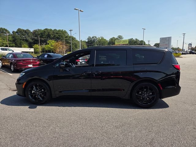 Used 2026 Chrysler Pacifica Limited w/ S Appearance Package FWD image 4
