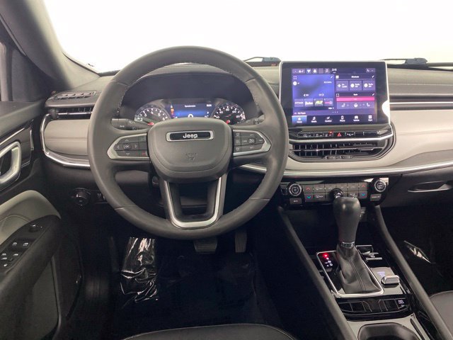 Used 2023 Jeep Compass Limited w/ Sun and Sound Group AWD/4WD image 36