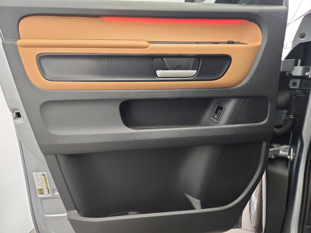 New 2025 Volkswagen ID. Buzz Pro S image 8