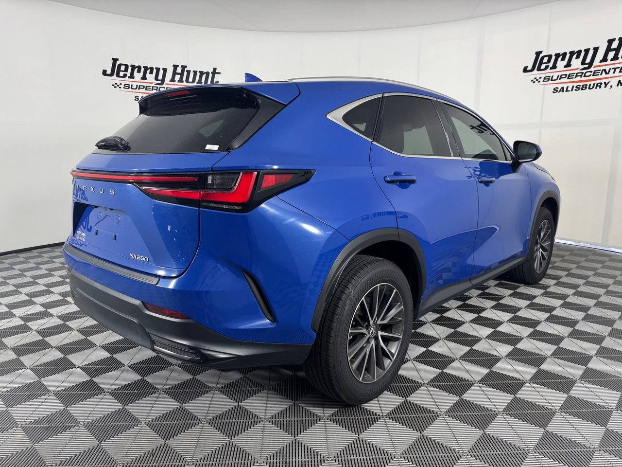 Used 2025 Lexus NX 250 FWD w/ Accessory Package (Z2) image 7