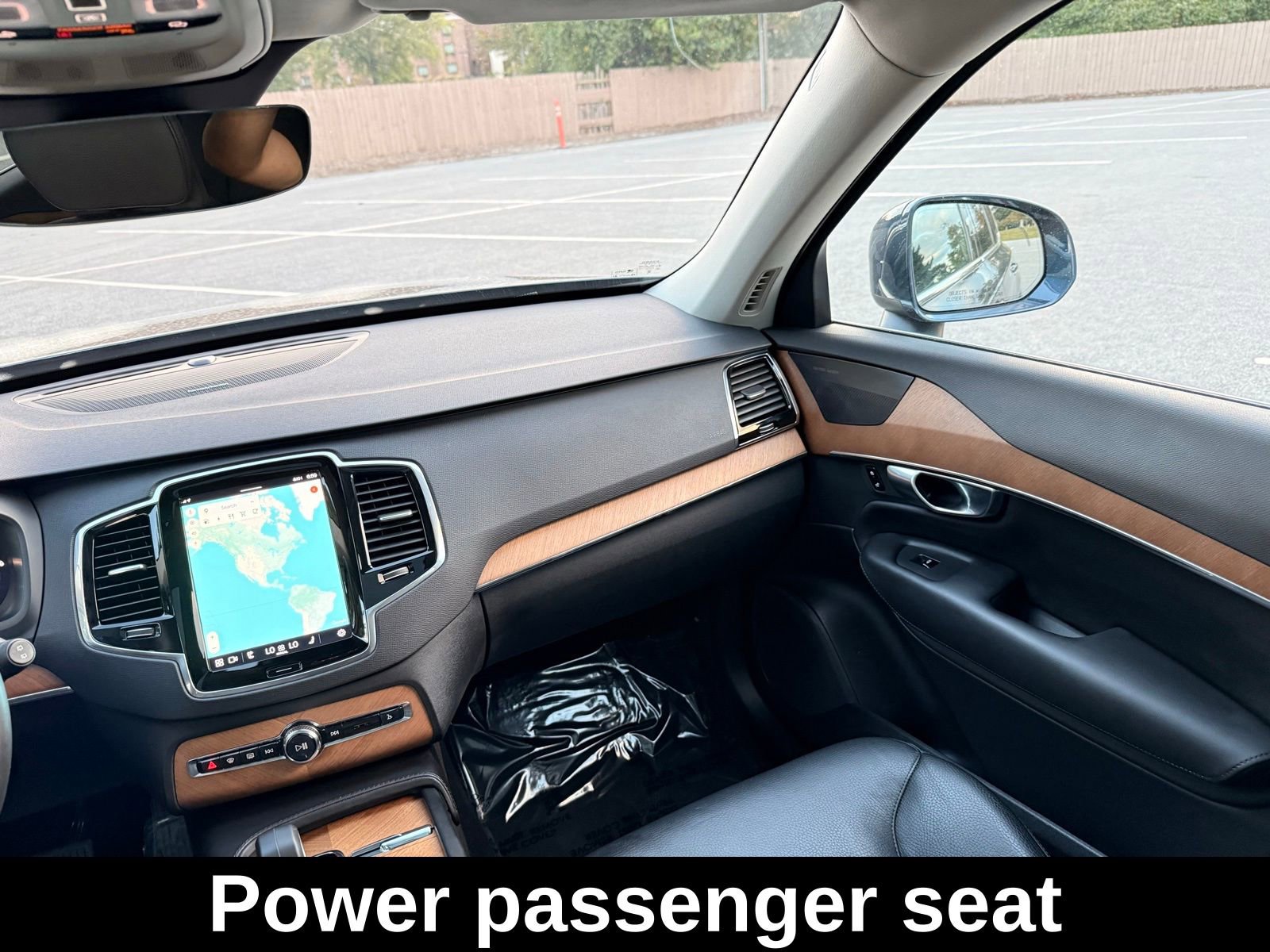 Used 2023 Volvo XC90 T8 Plus image 23