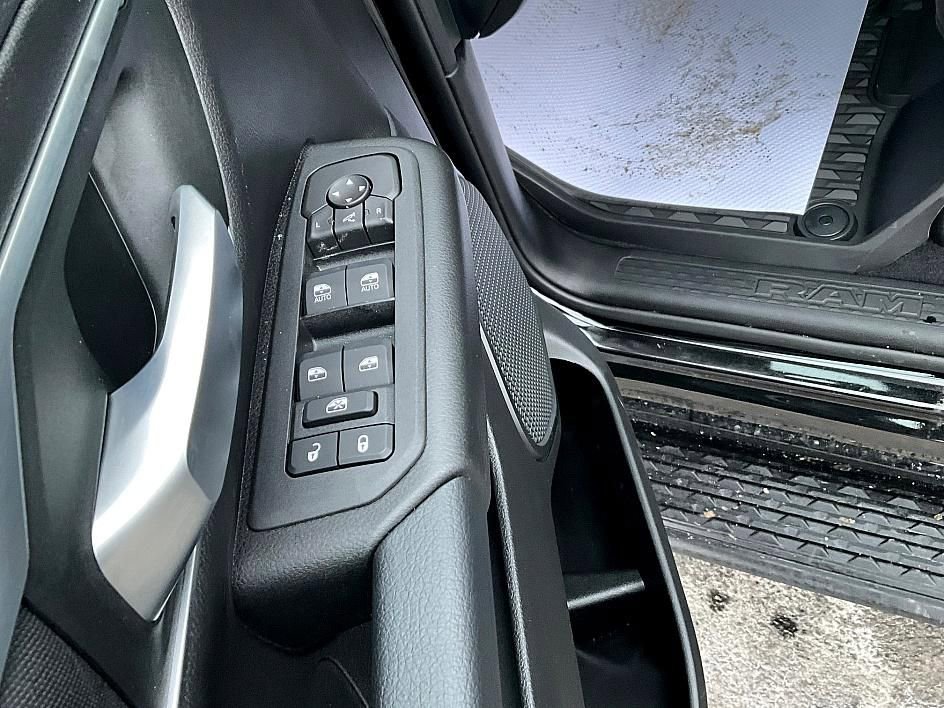 New 2026 RAM 1500 4x4 Crew Cab image 13