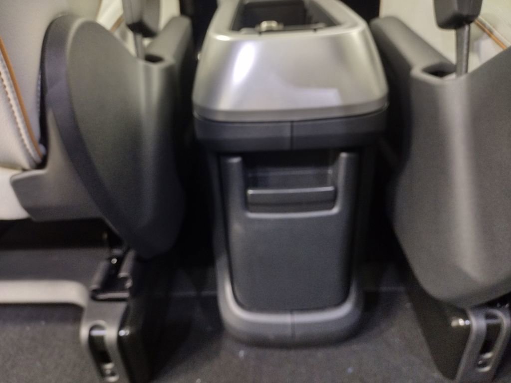 New 2025 Volkswagen ID. Buzz Pro S Plus image 39