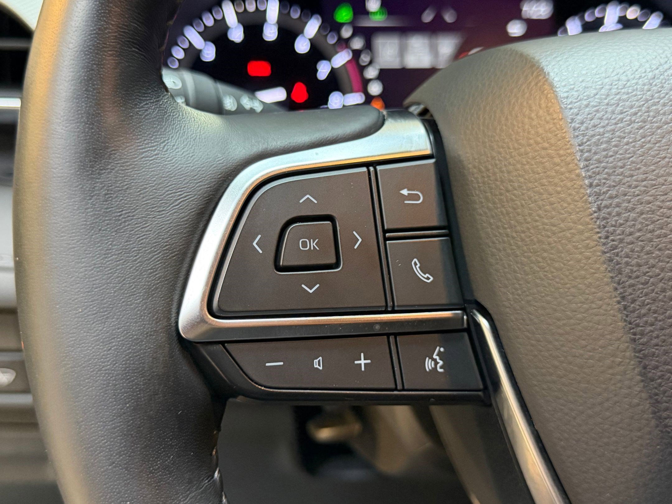 Used 2021 Toyota Highlander Platinum image 16