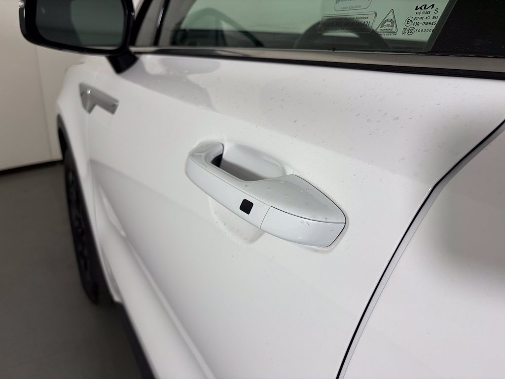 Used 2024 Kia Sorento S FWD image 11