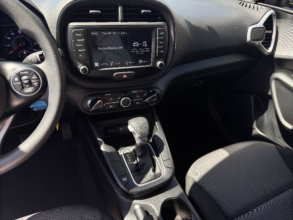Certified 2022 Kia Soul LX w/ Technology Package image 20