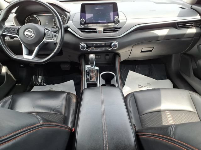 Used 2024 Nissan Altima 2.5 SR FWD image 11