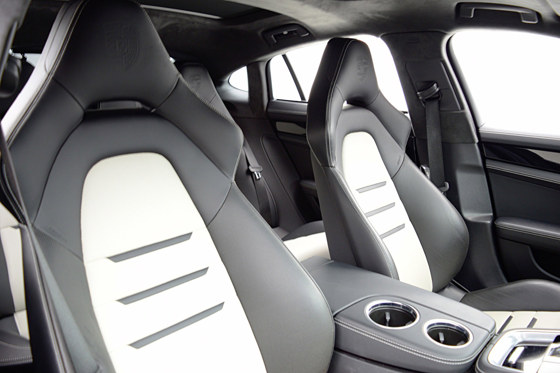 Used 2023 Porsche Panamera GTS image 27