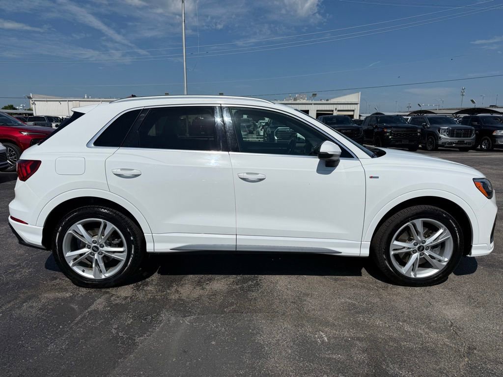 Used 2021 Audi Q3 2.0T Premium w/ Convenience Package AWD/4WD image 3