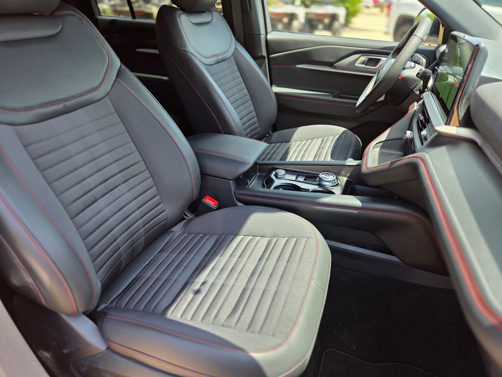 New 2026 Ford Explorer ST-Line w/ ST-Line Street Pack RWD image 17