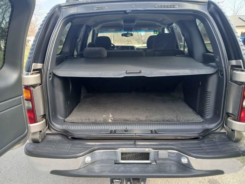 Used 2001 Chevrolet Tahoe LS w/ LS Preferred Equipment Group image 12