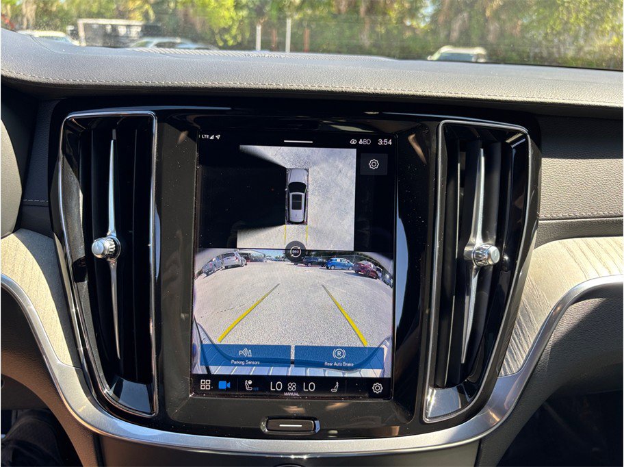 Used 2024 Volvo V60 B5 Cross Country Ultimate w/ Climate Package image 34