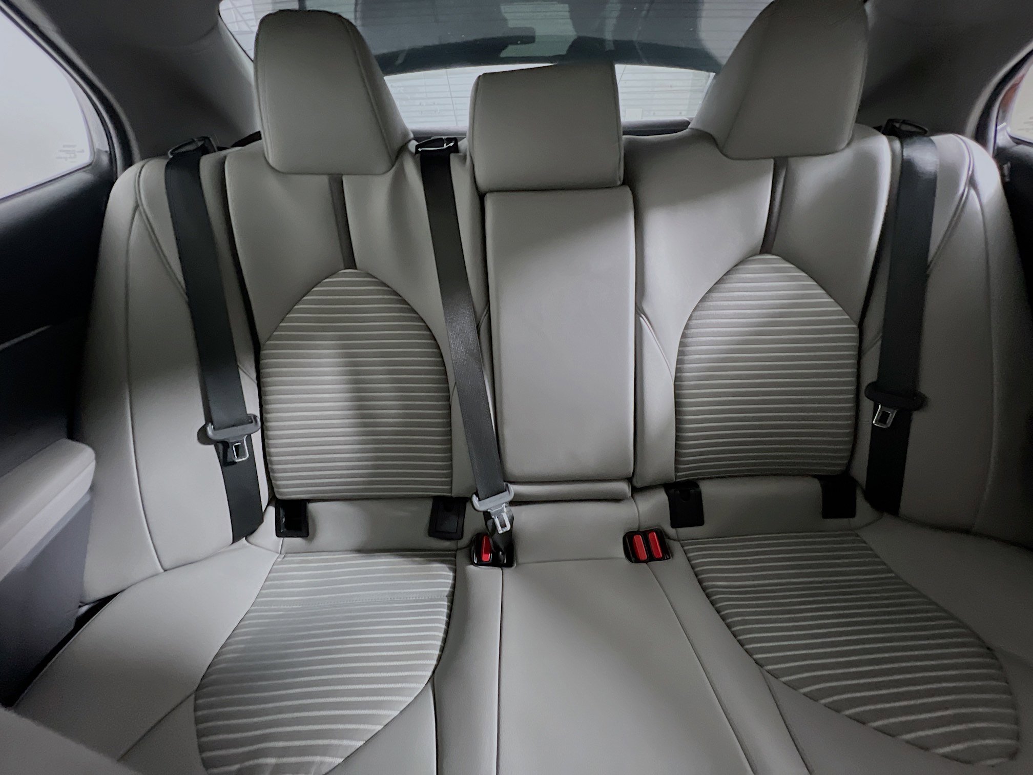 Used 2024 Toyota Camry SE image 32