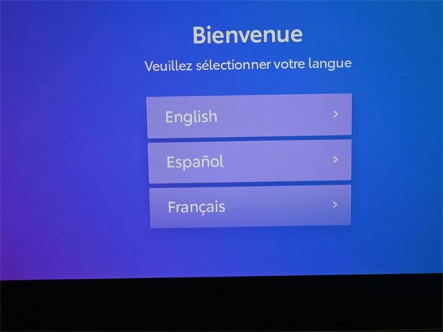 Used 2025 Toyota Camry SE w/ Convenience Package image 3