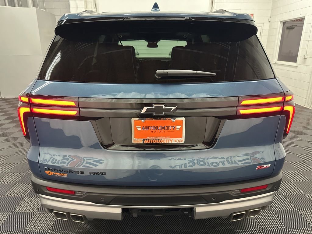Used 2025 Chevrolet Traverse Z71 w/ Driver Confidence Package AWD/4WD image 9