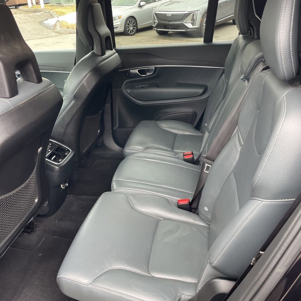 Used 2020 Volvo XC90 T6 Momentum image 16