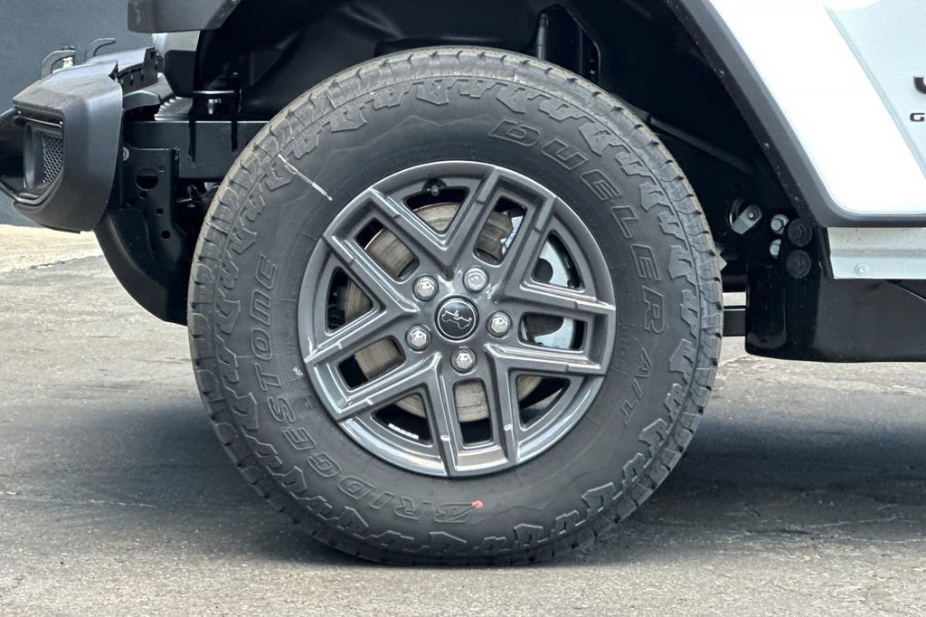 New 2026 Jeep Gladiator Sport AWD/4WD image 24