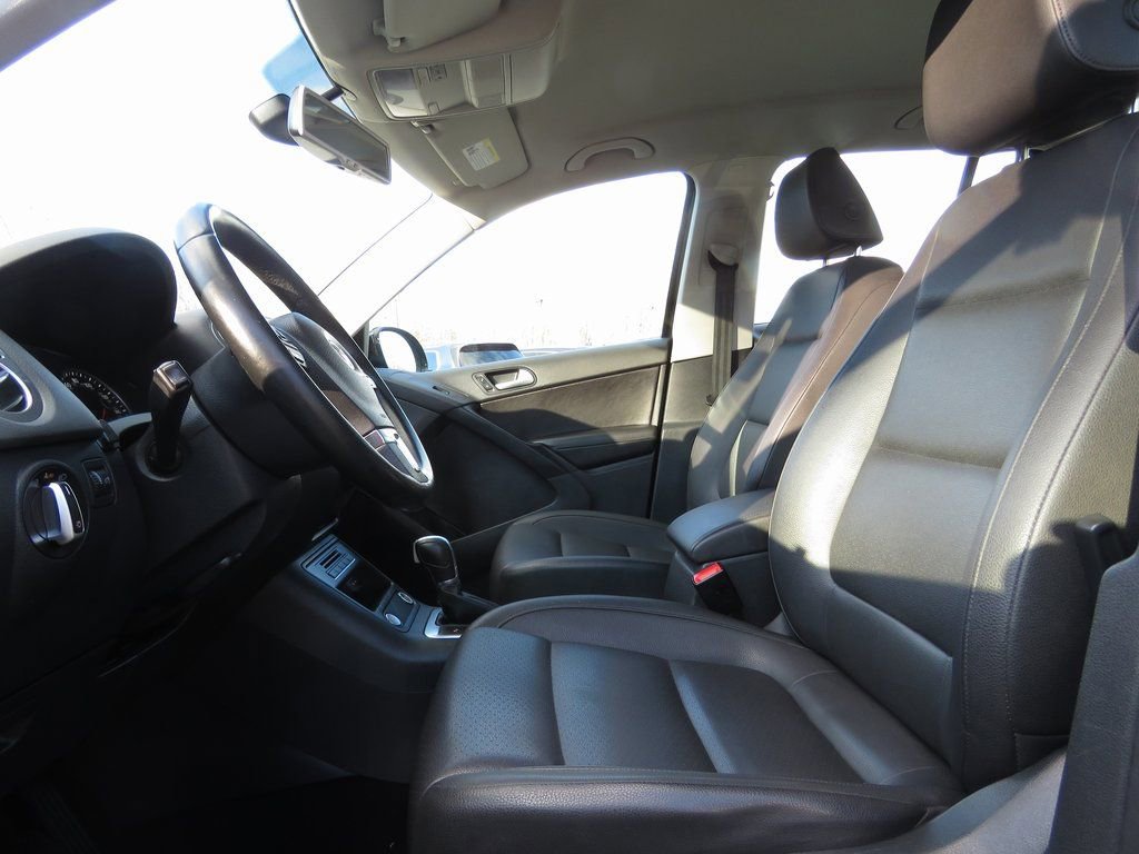 Used 2016 Volkswagen Tiguan S image 10